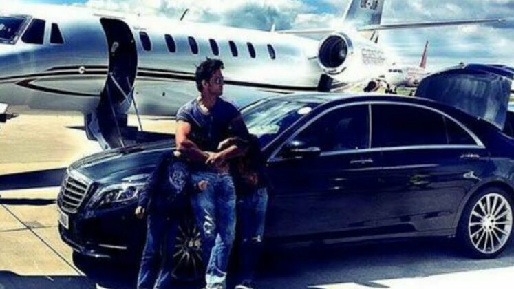 Bollywood Celebrities Who Own Private Jets and live a lavish life - GHAWYY